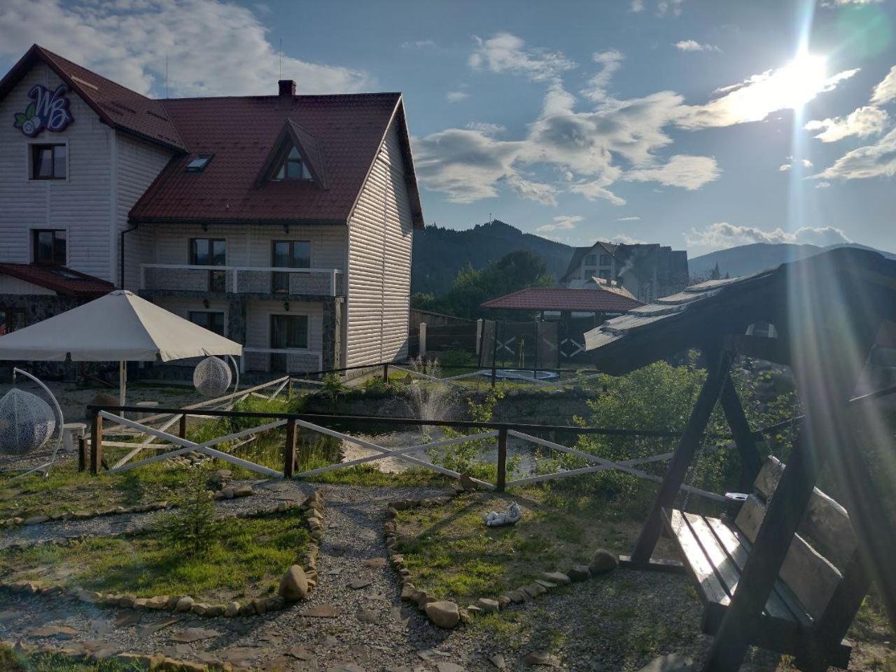 Whiteberry Studio Boekovel Buitenkant foto
